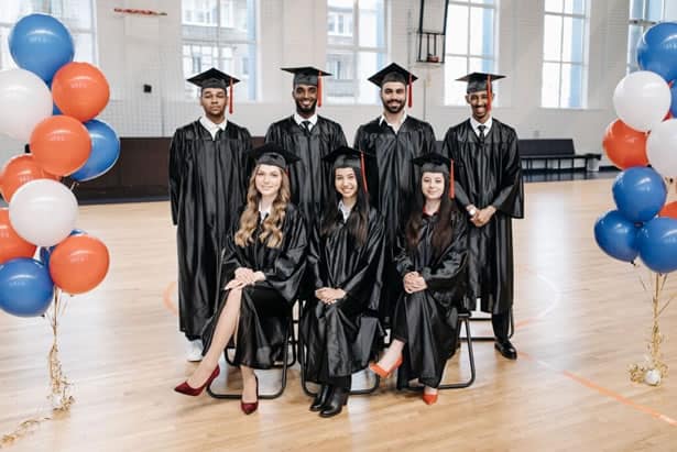 Turma de formatura após entrega de TCC